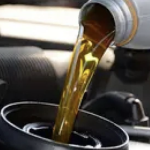 Kapan Waktu yang Tepat Mengganti Oli Motor