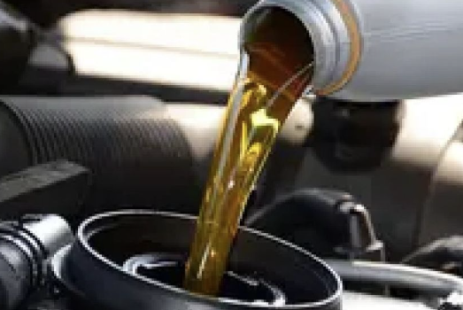 Kapan Waktu yang Tepat Mengganti Oli Motor